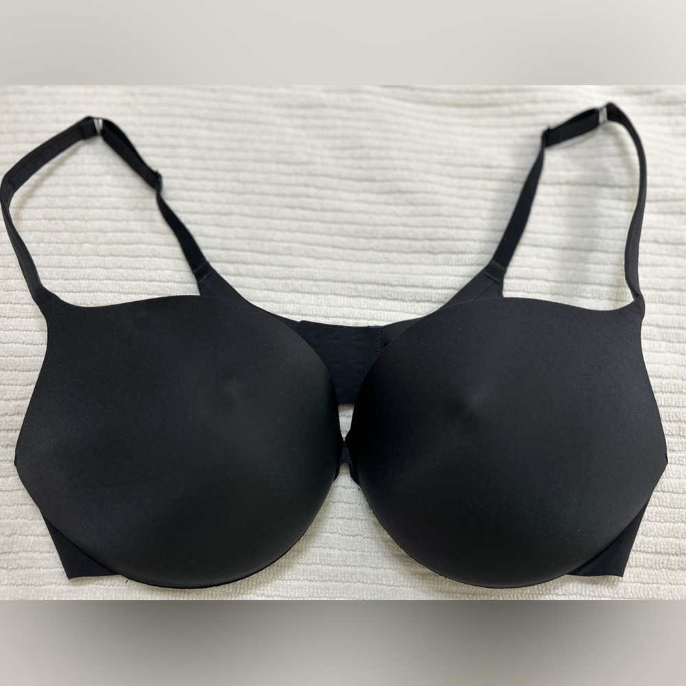 SKIMS Black Seamless T-Shirt Bra with Adjustable Straps - Picture 2 of 9